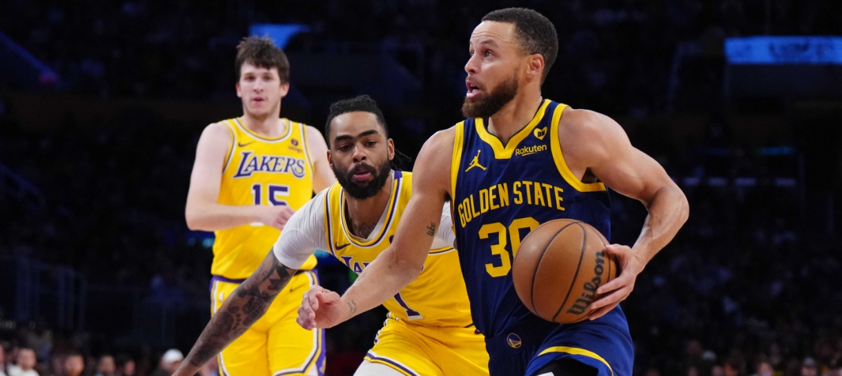 Sem Anthony Davis, Lakers perde jogo crucial em noite histórica do Warriors