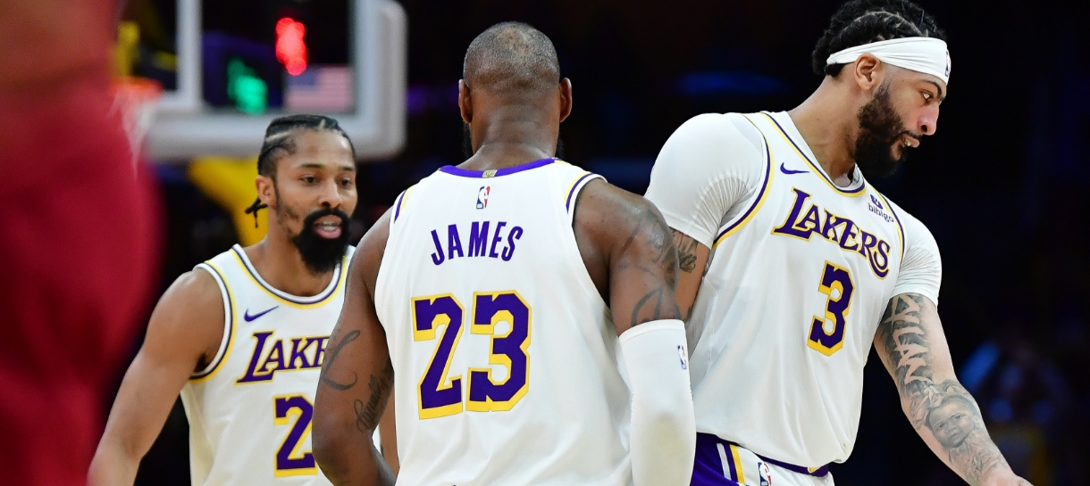 LeBron James faz previsão restando dois jogos na temporada regular para o Lakers