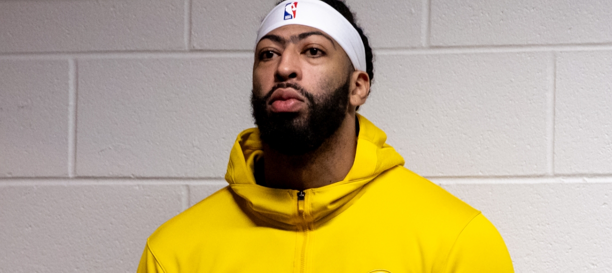 Anthony Davis fala sobre susto no final do duelo entre Lakers e Pelicans