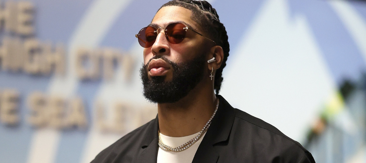 Anthony Davis irado em entrevista é a cena pós Jogo 2 entre Lakers e Nuggets