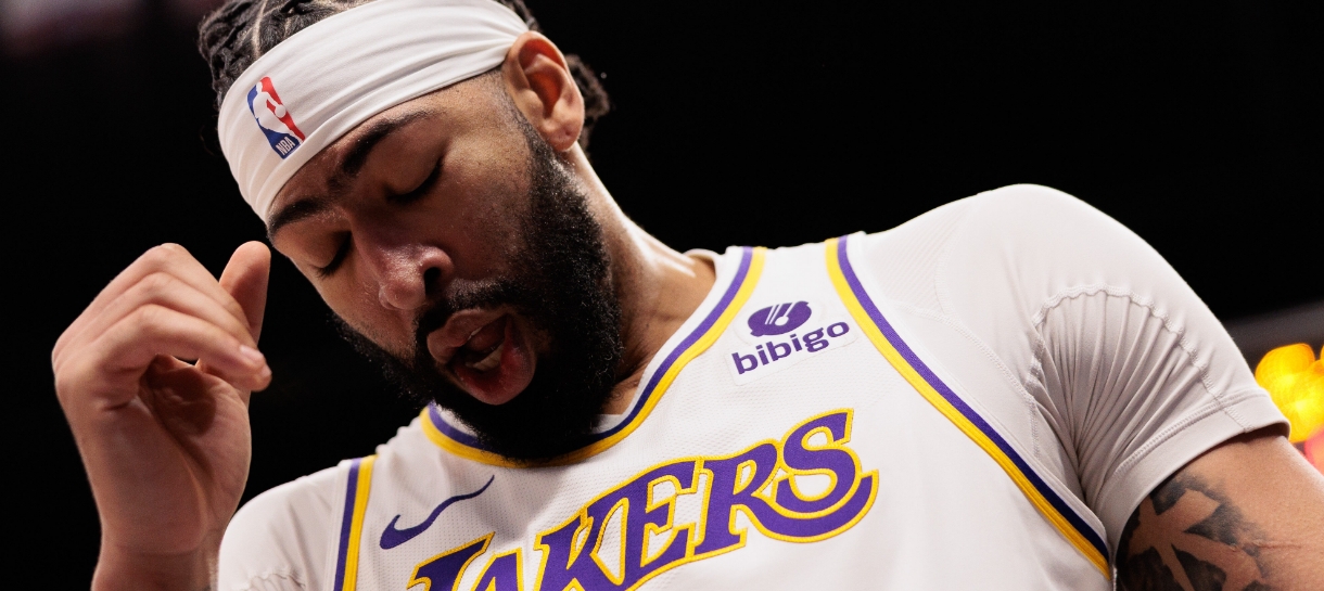 Anthony Davis faz duras críticas a NBA após não ser nomeado para prêmio de defensor do ano