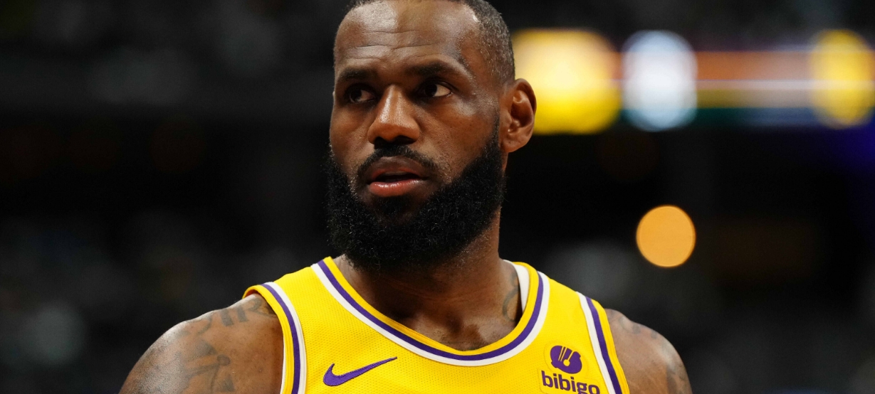 O poder de LeBron James na escolha do próximo técnico do Lakers