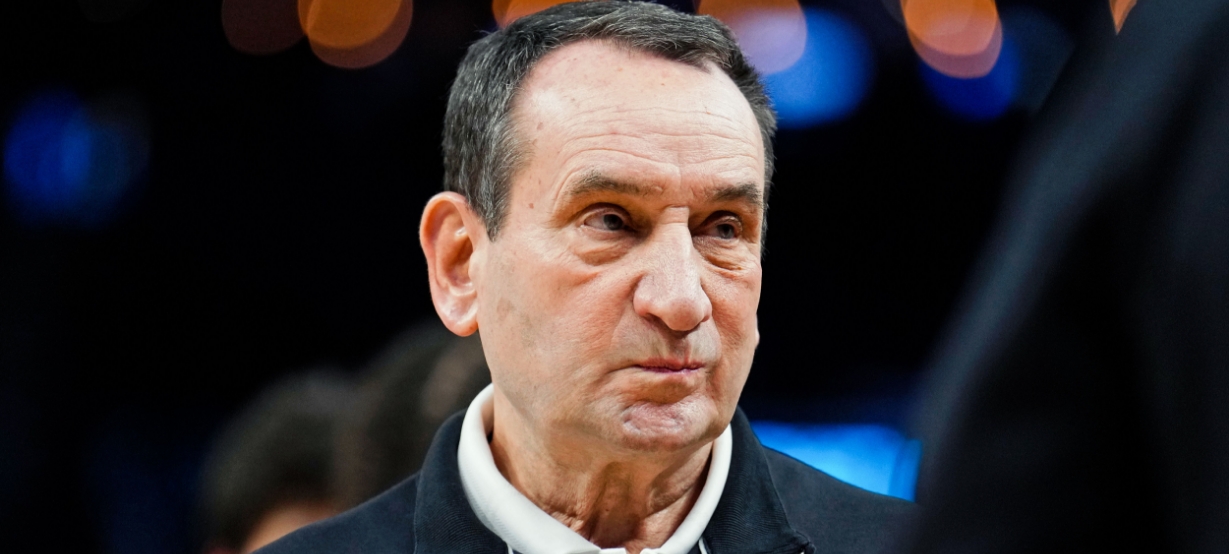 Mike Krzyzewski estaria envolvido na busca do próximo técnico do Lakers