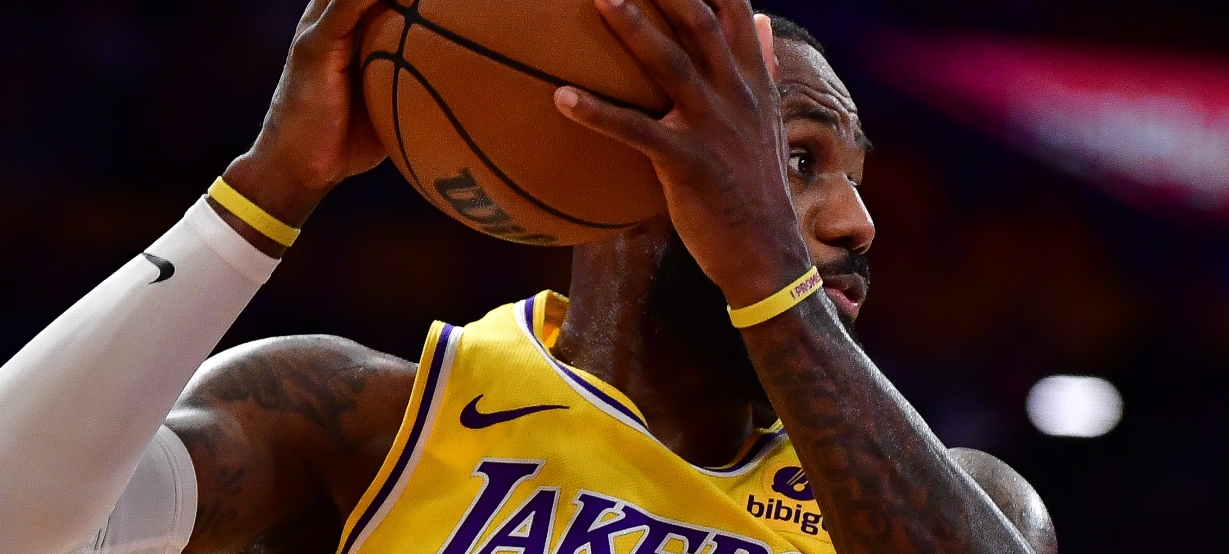 NBA: LeBron James pode surpreender com decisão sobre seu novo contrato