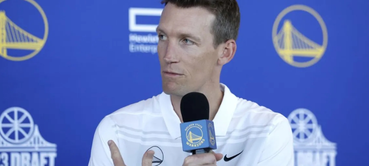 Warriors estaria em conversas com o ex-técnico do Lakers