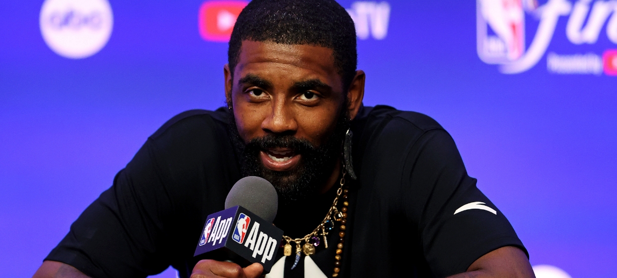 Kyrie Irving responde comentários de LeBron James antes das Finais da NBA