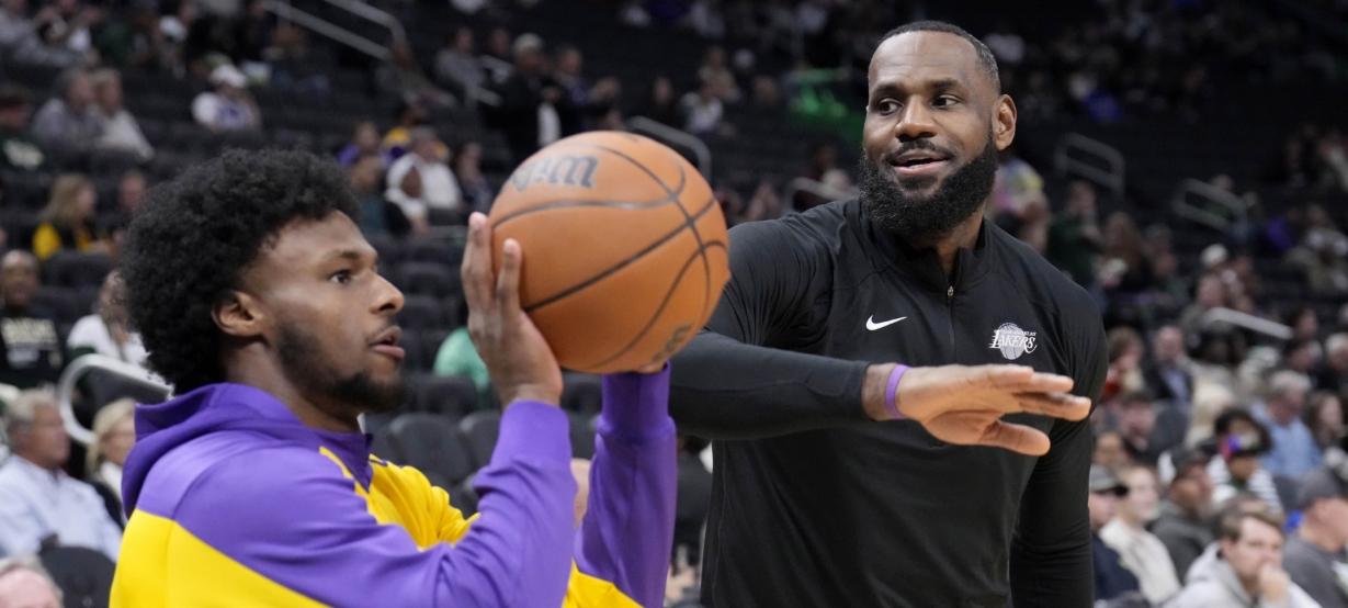 LeBron James dá recado a imprensa sobre Bronny James