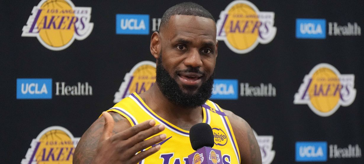 LeBron James se une a JJ Redick em crítica à NBA