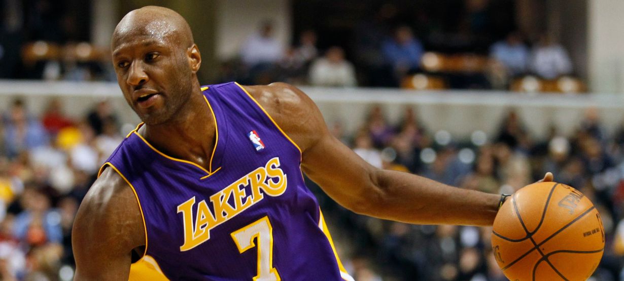 Bicampeão do Lakers, Lamar Odom gasta mais de R$ 100 mil para fazer réplica de Khloé Kardashian