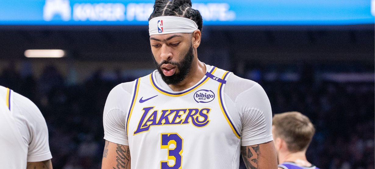 Após sofrer lesão, Anthony Davis revela se estará no próximo jogo do Lakers