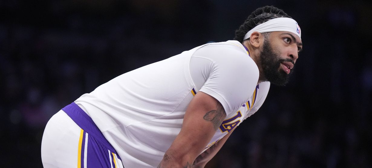 JJ Redick revela o que aconteceu no ombro de Anthony Davis