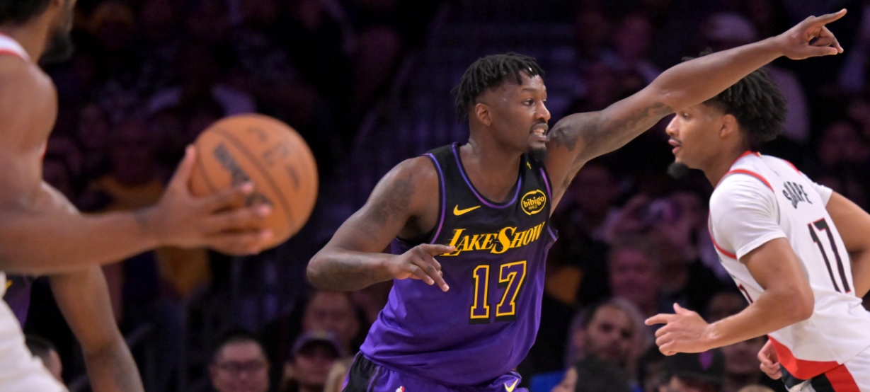 Recém chegado no Lakers liga alerta após terceira derrota seguida