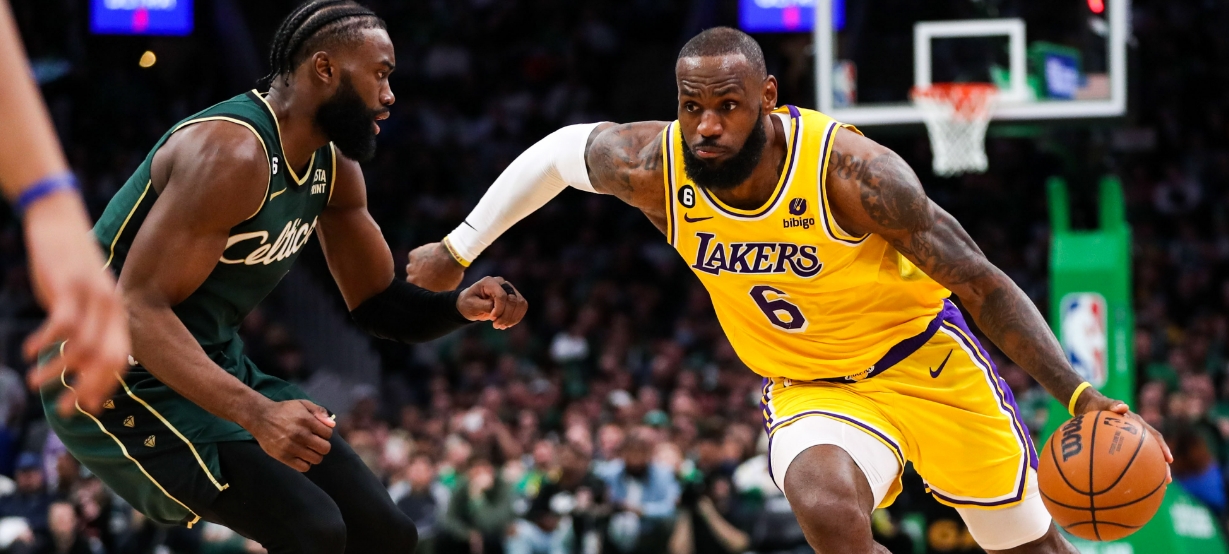 Lakers x Celtics: LeBron James faz alerta antes do clássico da NBA