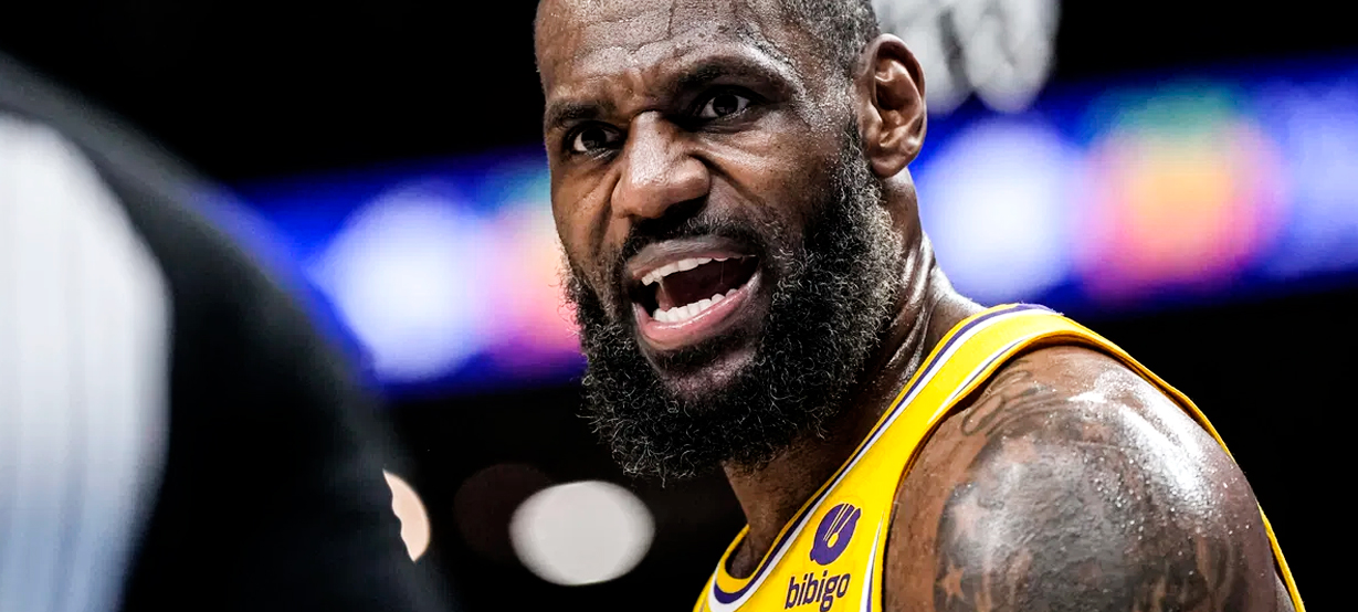 LeBron James solta o verbo após expulsão de Austin Reaves