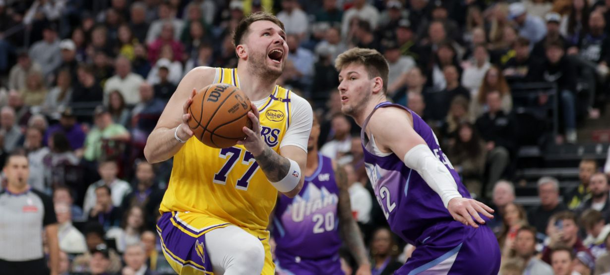 Lakers é amassado pelo Jazz em estreia desastrosa do novo pivô