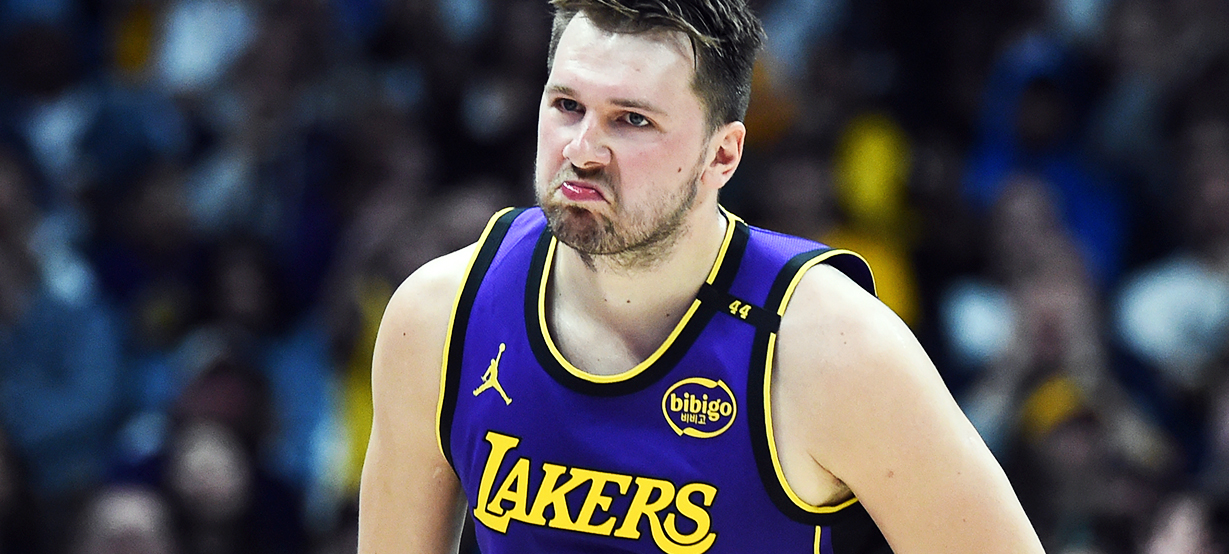 Luka Doncic manda a real e cala torcedor chato durante jogo do Lakers