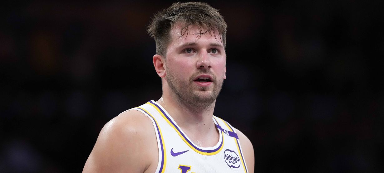 Torcedor do Mavs vai à prefeitura denunciar troca de Luka Doncic para o Lakers