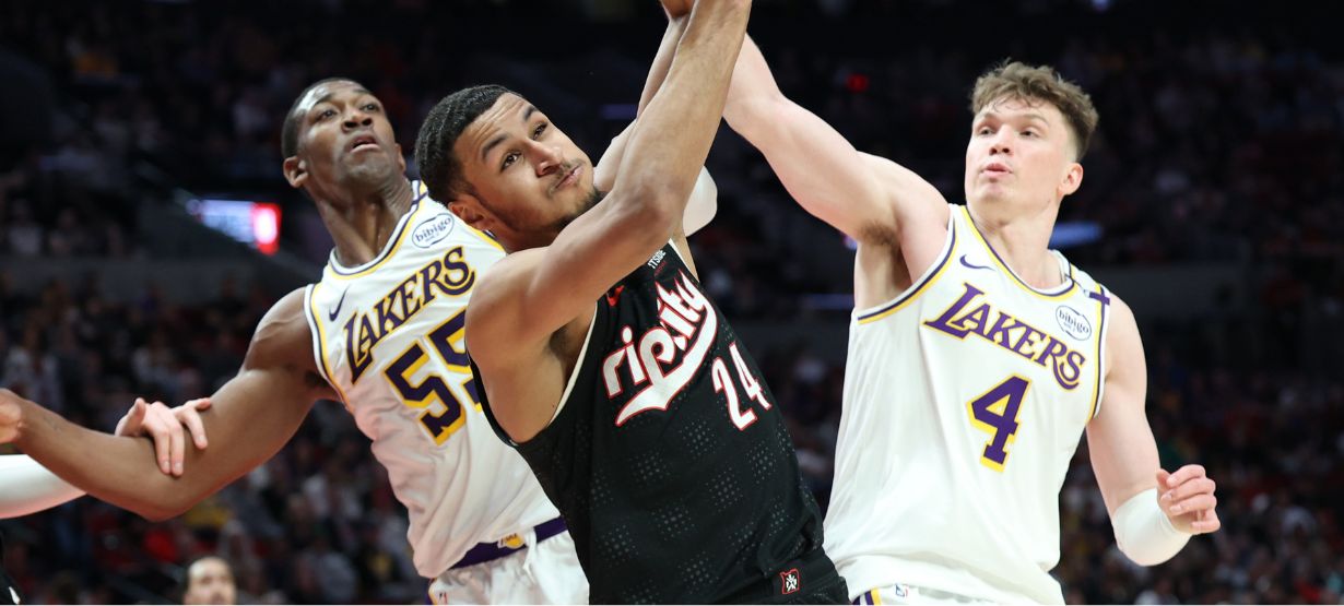 Lakers fecha temporada com derrota e encara Timberwolves nos Playoffs