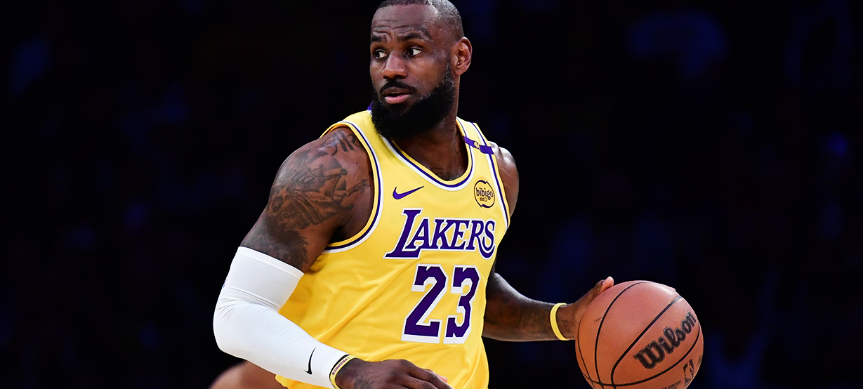 Lakers encara Rockets com objetivo bem definido rumo aos playoffs da NBA