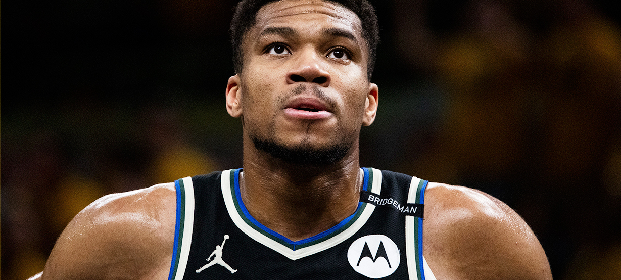 Decisão de Giannis Antetokounmpo liga alerta no Lakers