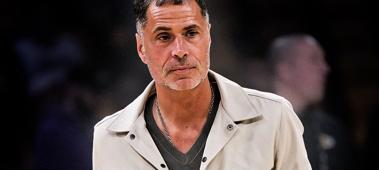 A pergunta que fez Rob Pelinka perder a linha e admitir falha no Lakers