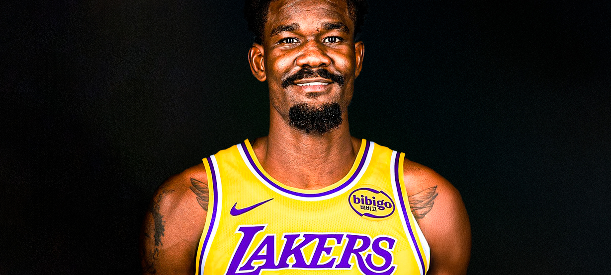 Deandre Ayton dispara contra críticos em sua apresentação no Lakers