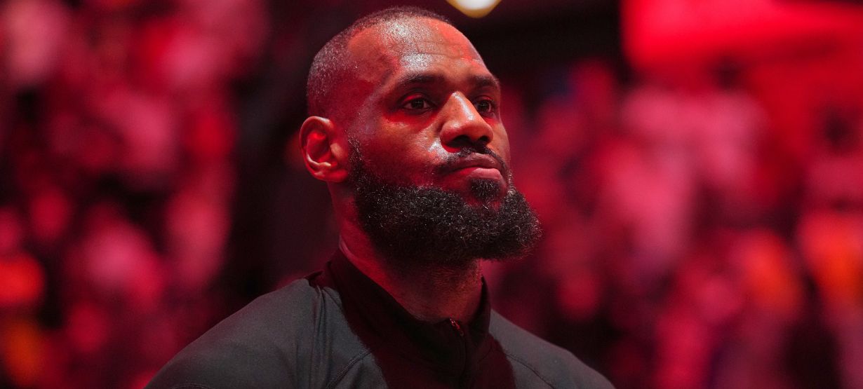 LeBron James de volta a Cleveland: Entenda por que a troca é impossível