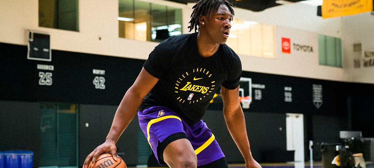Lakers revela status de Adou Thiero para training camp da NBA