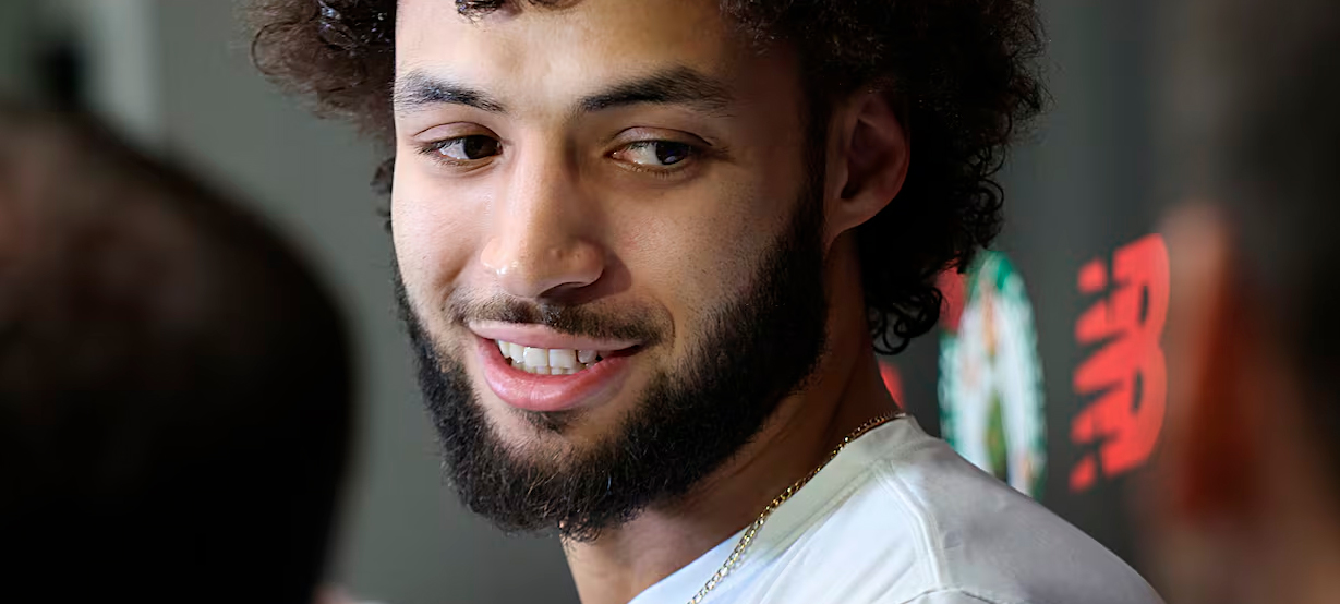 Lakers fecha com ala para início do training camp da NBA