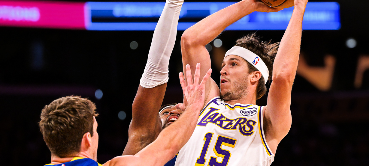 Lakers vence Warriors com excelentes atuações em Los Angeles