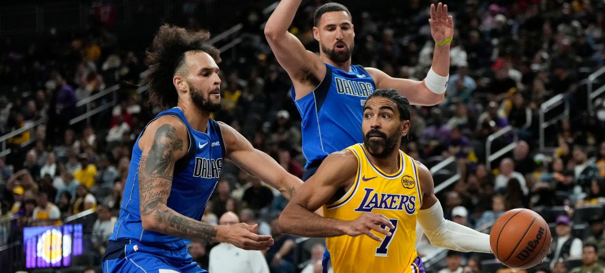 Reservas do Lakers fazem titulares do Mavs batalharem pela vitória