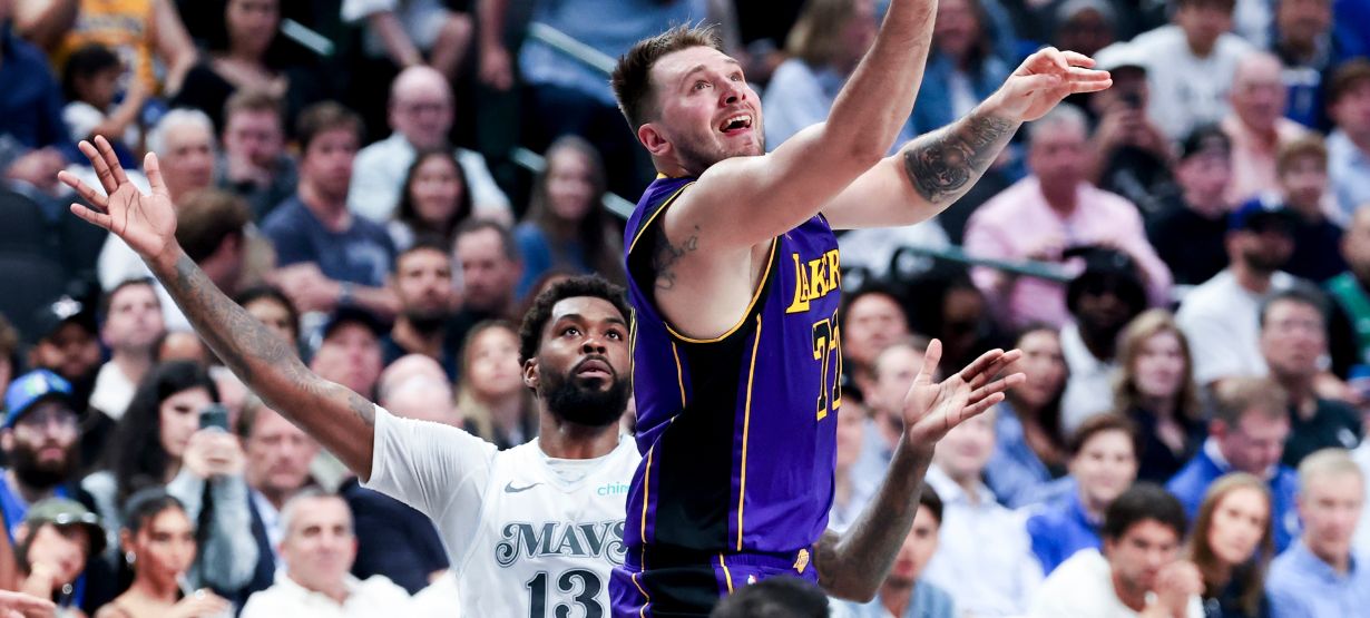Lakers x Mavs: Luka Doncic encara ex-time após brilhar contra o Suns