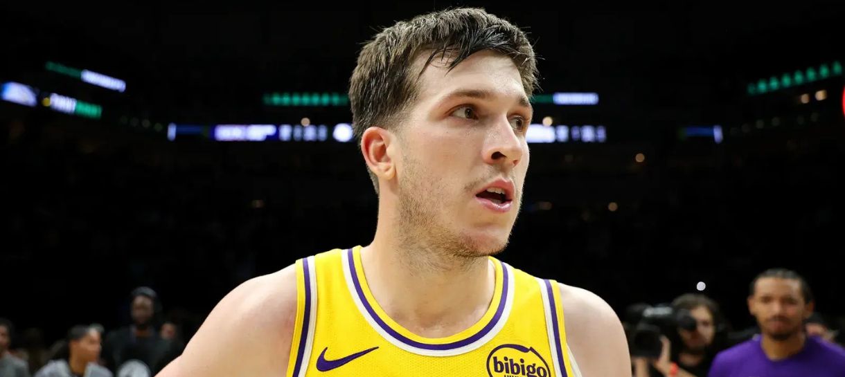 Austin Reaves iguala lenda do Lakers após 55 anos