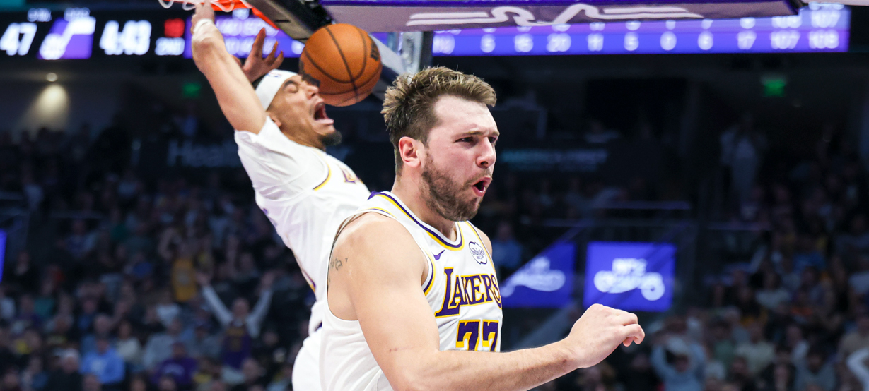 Lakers sofre no fim, mas segura o Jazz e vence a quarta seguida