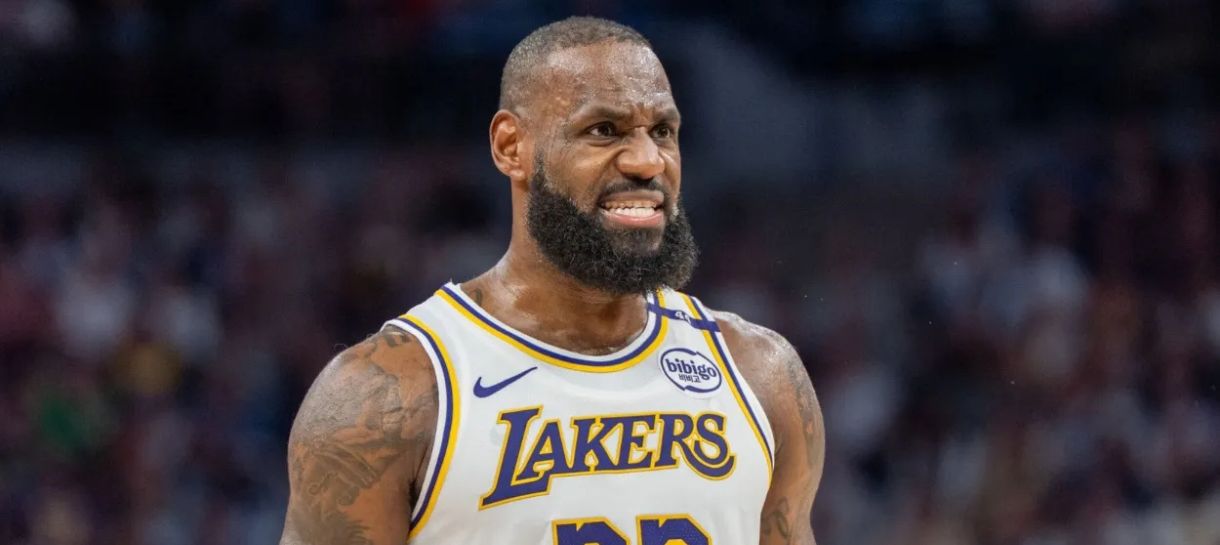 Campeão da NBA diz que Lakers deveria trocar LeBron James