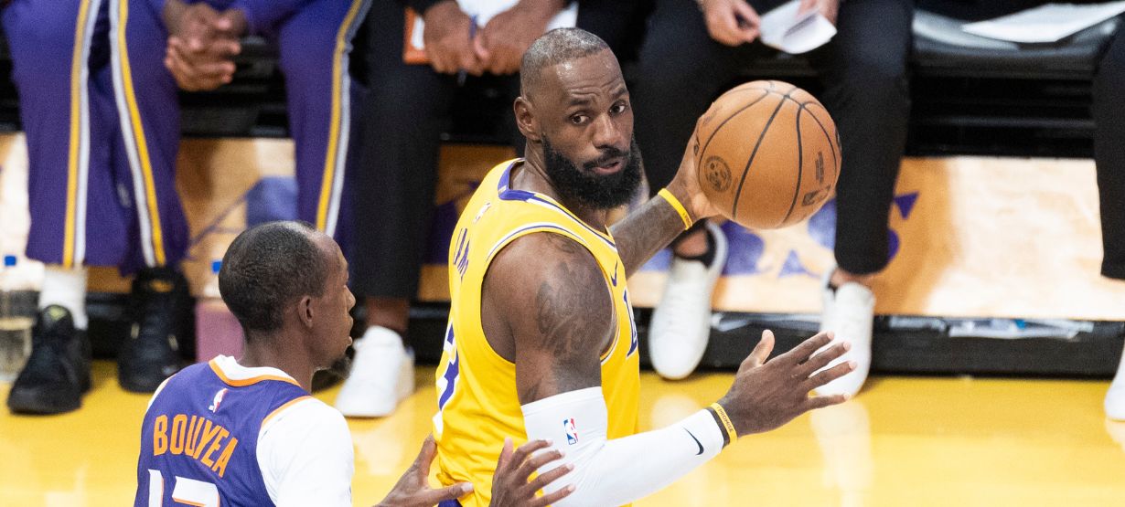 O que está acontecendo com LeBron James? Atitude contra Suns acende alerta