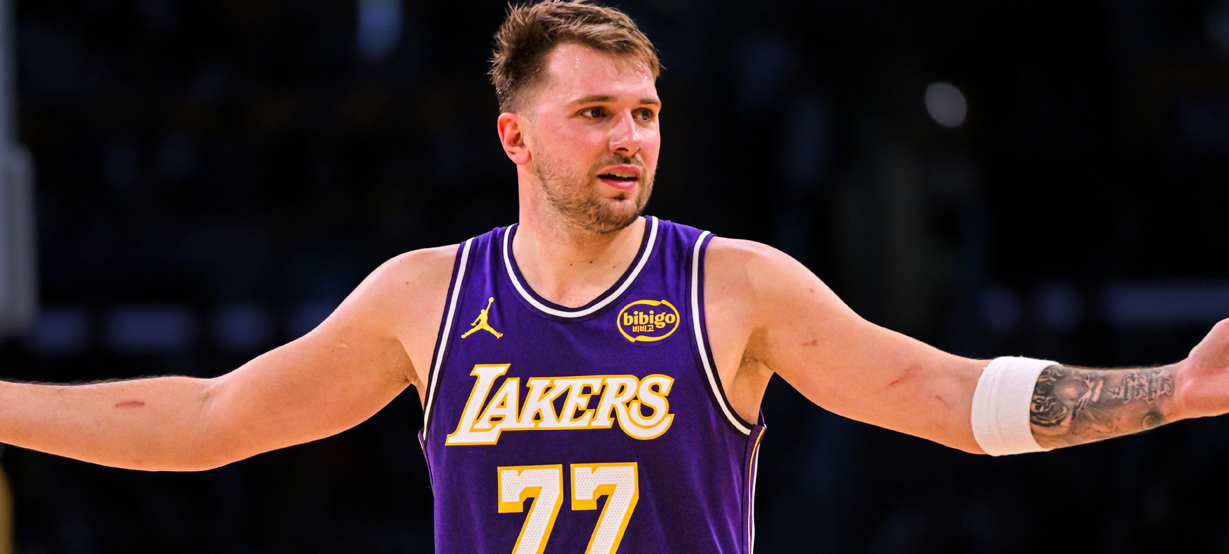 Lakers enfrenta o Blazers sem Luka Doncic e vive novo drama físico no garrafão