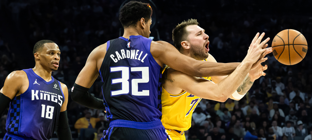 Lakers sofre terceira derrota seguida e se complica na tabela