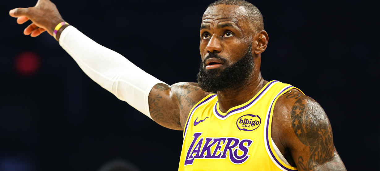Precisamos falar sobre a atuação monstruosa de LeBron James