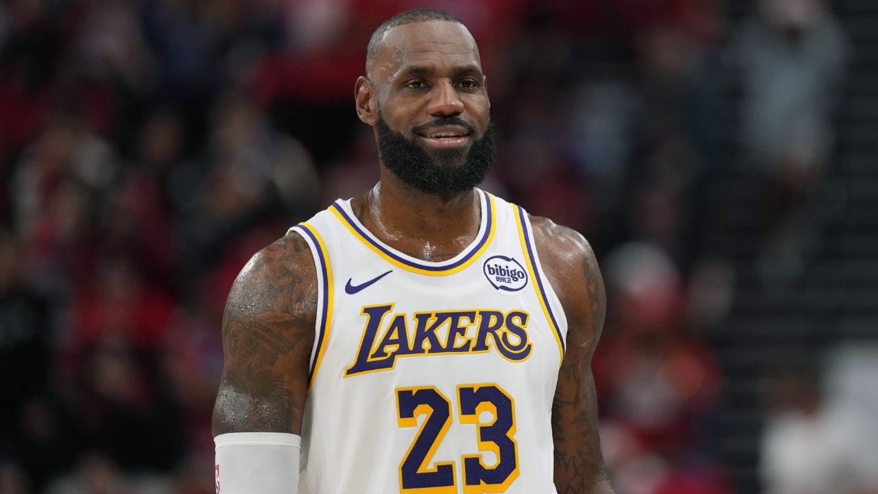 Porque LeBron deve aceitar salário irrisório que Cavs pode oferecer