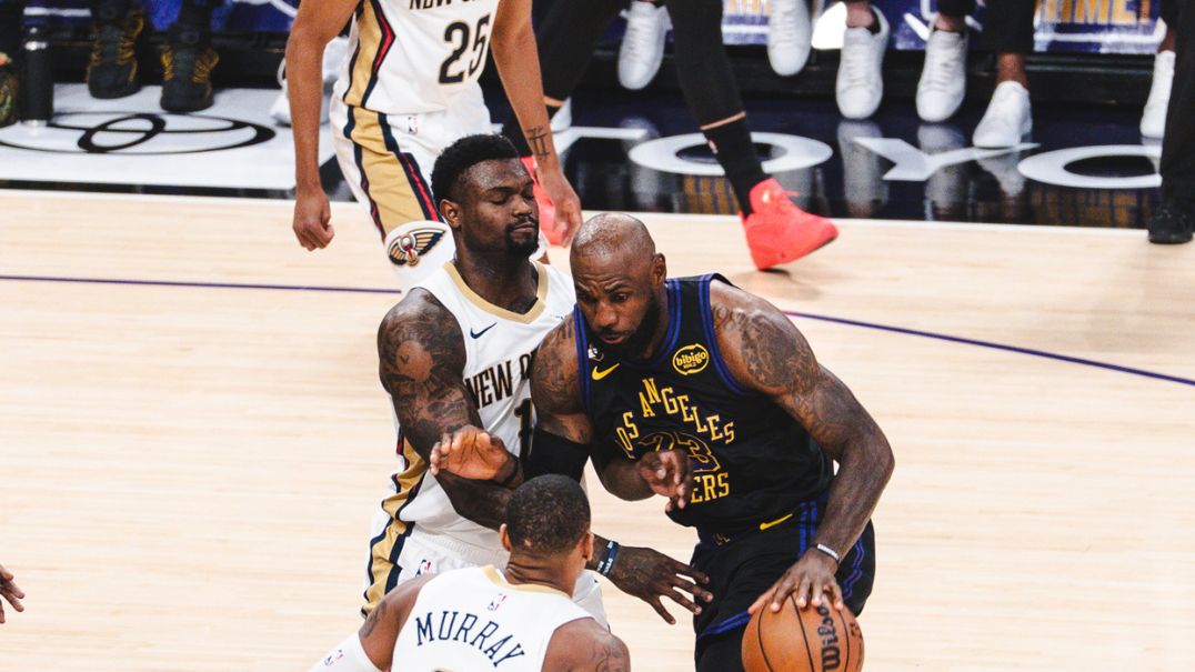 Com show coletivo contra o Pelicans, Lakers volta a vencer no clutch time