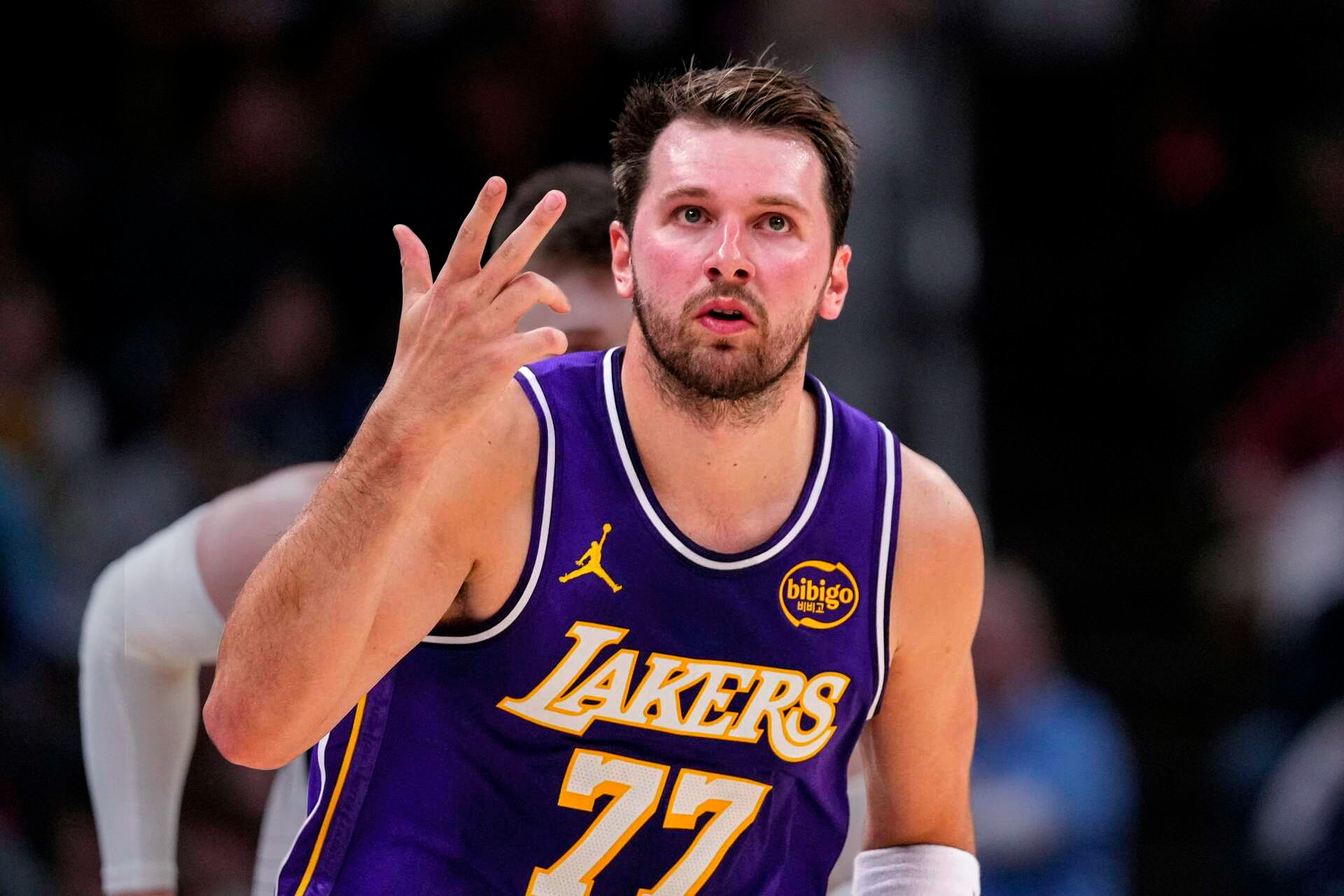 Luka Doncic entra pra história ao lado de Michael Jordan