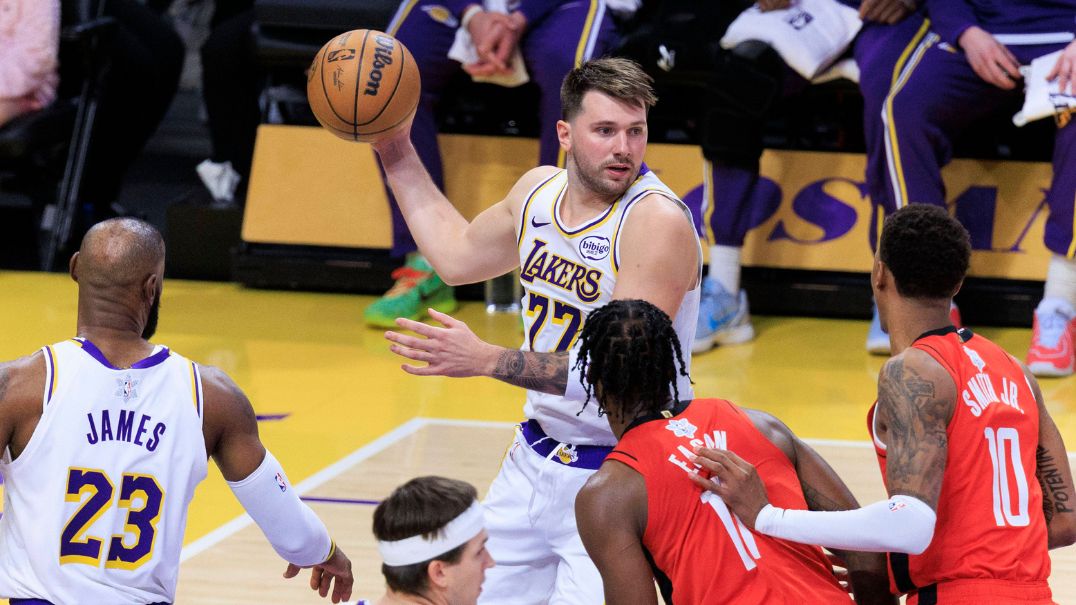Lakers x Rockets: Onde assistir ao jogo da NBA ao vivo hoje