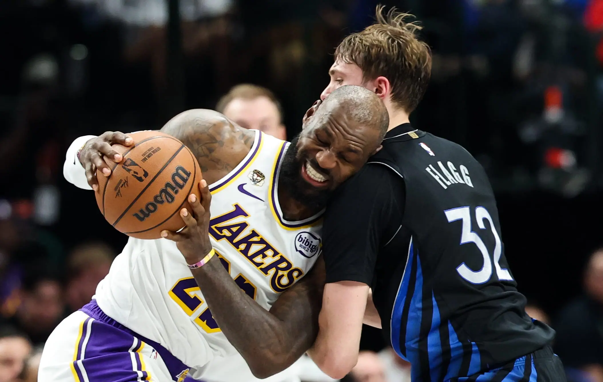 Lakers perde para o Mavericks sem Doncic e Reaves e empata com Nuggets na tabela