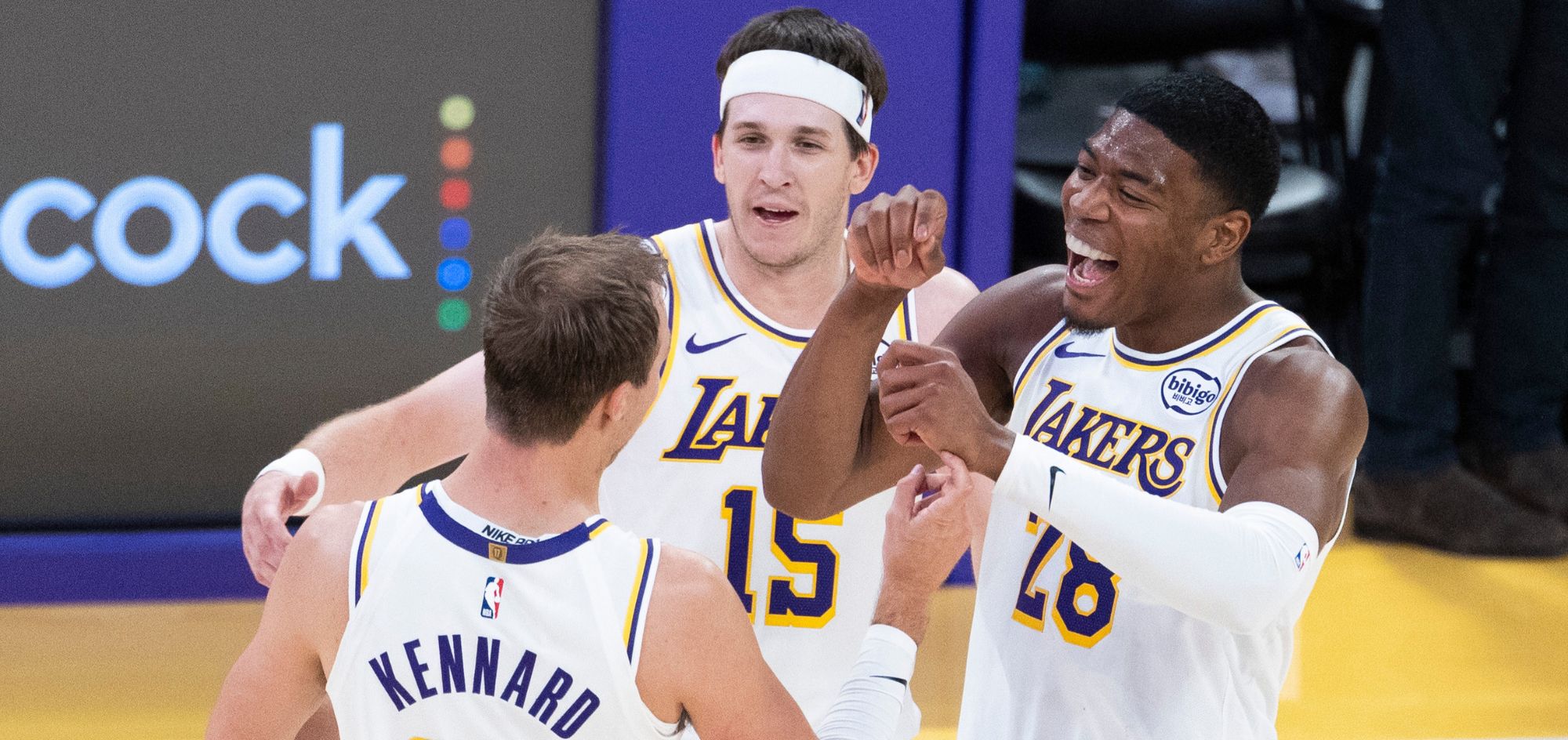 Lakers encara Rockets fora de casa com possível volta de Reaves no Jogo 3