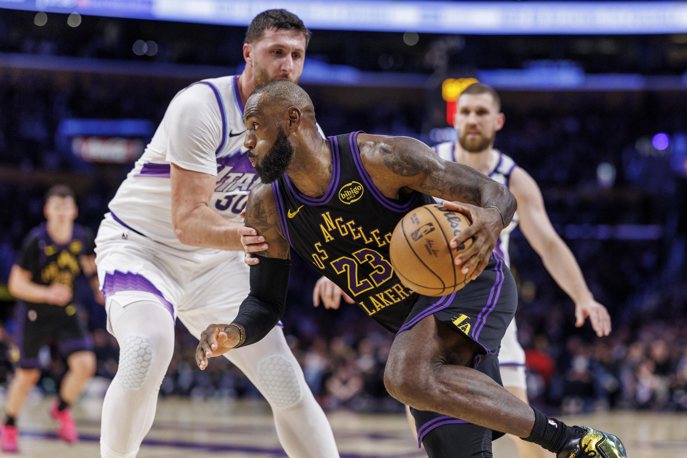 Lakers x Jazz: última rodada da temporada regular, disputa pelo 3º lugar e olho no tabela do Oeste