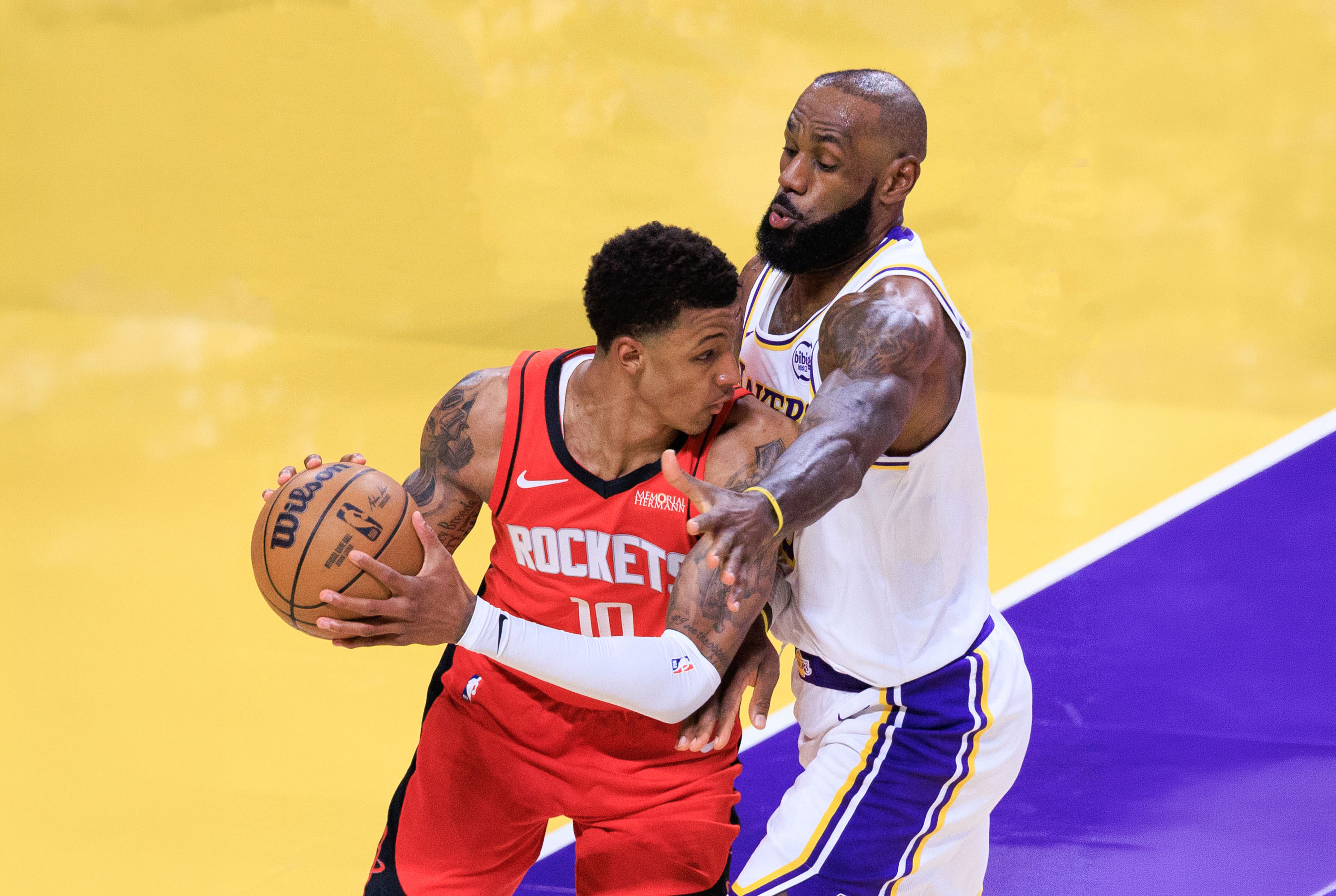 LeBron faz alerta ao Lakers sobre os perigos do Rockets