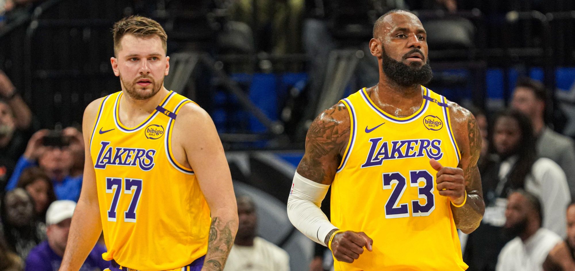 Luka Doncic e LeBron James fecham temporada da NBA de forma histórica