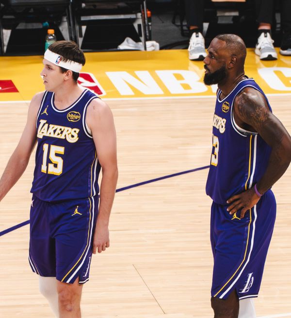 LeBron James lamenta ausência de Austin Reaves há mais de um mês