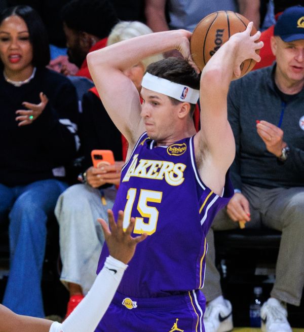 Austin Reaves brinca sobre atuação após lesão de Doncic: 'Tive que salvar'